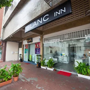 Blanc Hostel